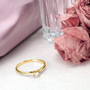 Woman Promessa Damore Engagement 18K Ring