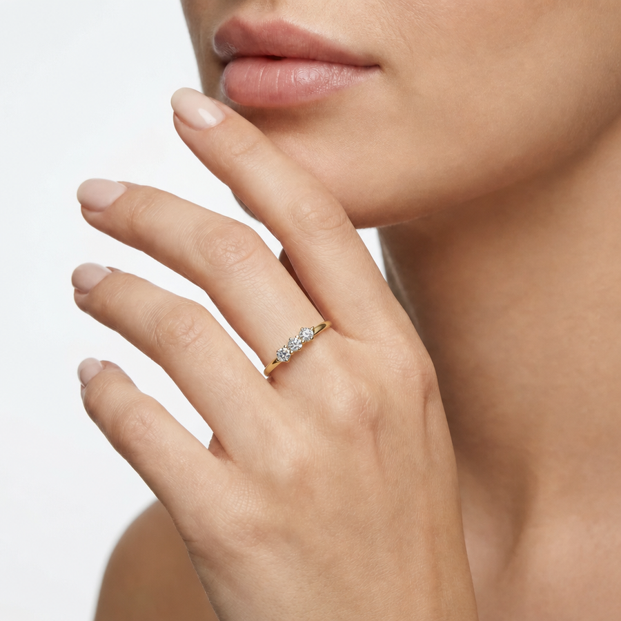 Woman Infinity Diamonds 18K Ring