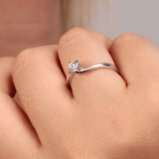 Woman Promessa Damore Engagement 18K Ring