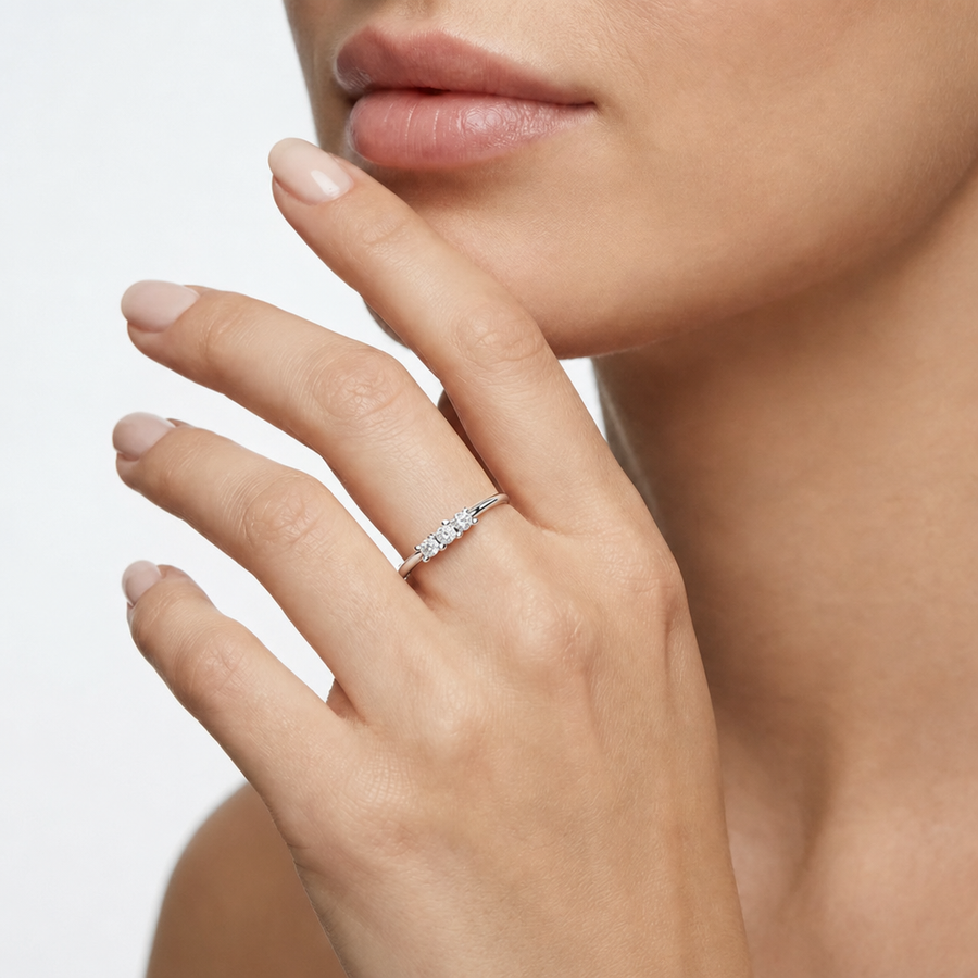 Woman Infinity Diamonds 18K Ring