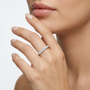 Woman D-Special Diamonds 18K Ring