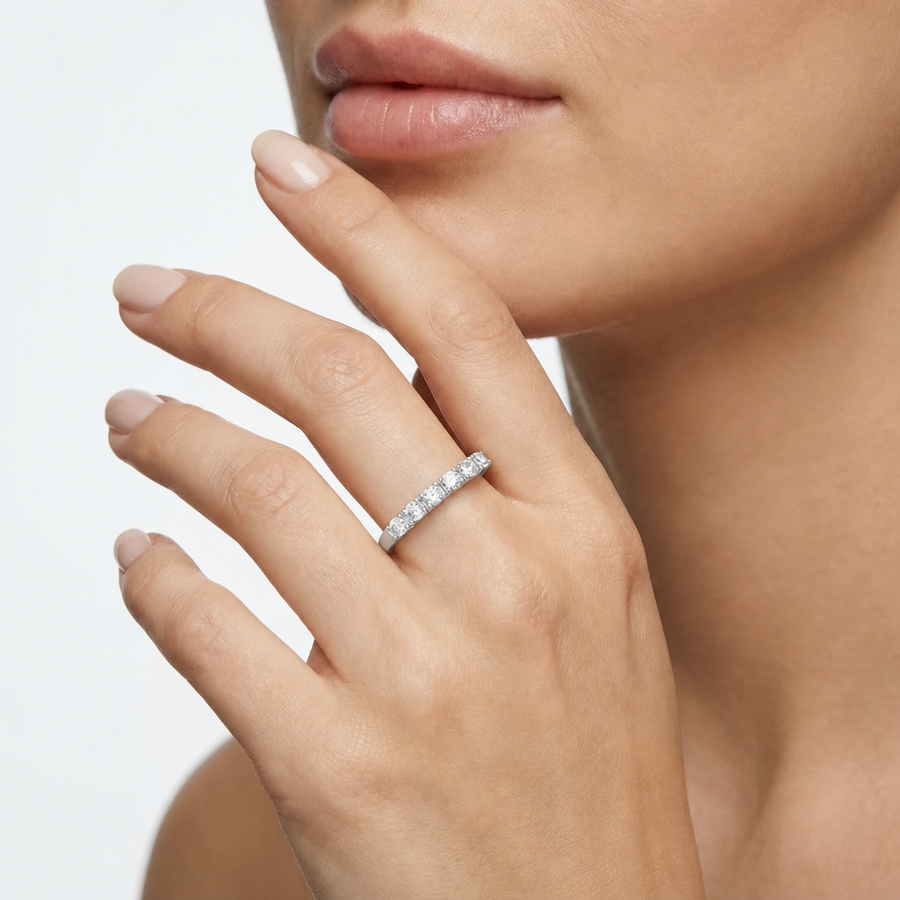 Woman D-Special Diamonds 18K Ring