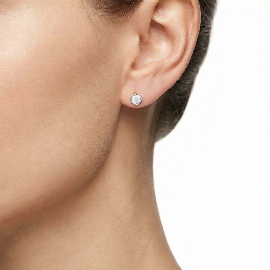 Woman Promessa Damore Diamonds 18K Earrings
