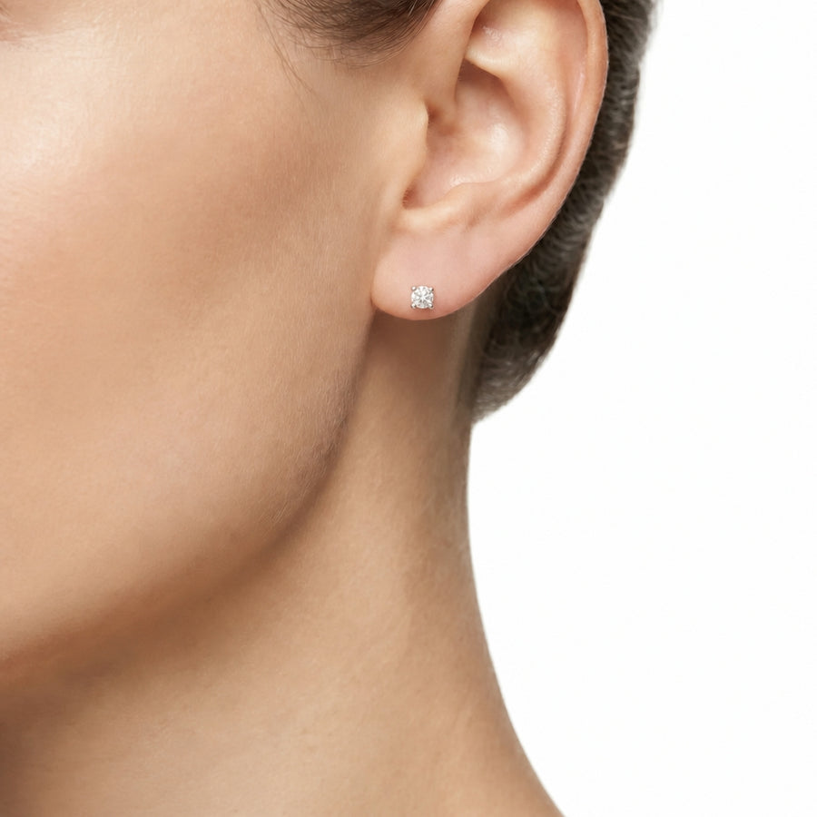 Woman Promessa Damore Diamonds 18K Earrings
