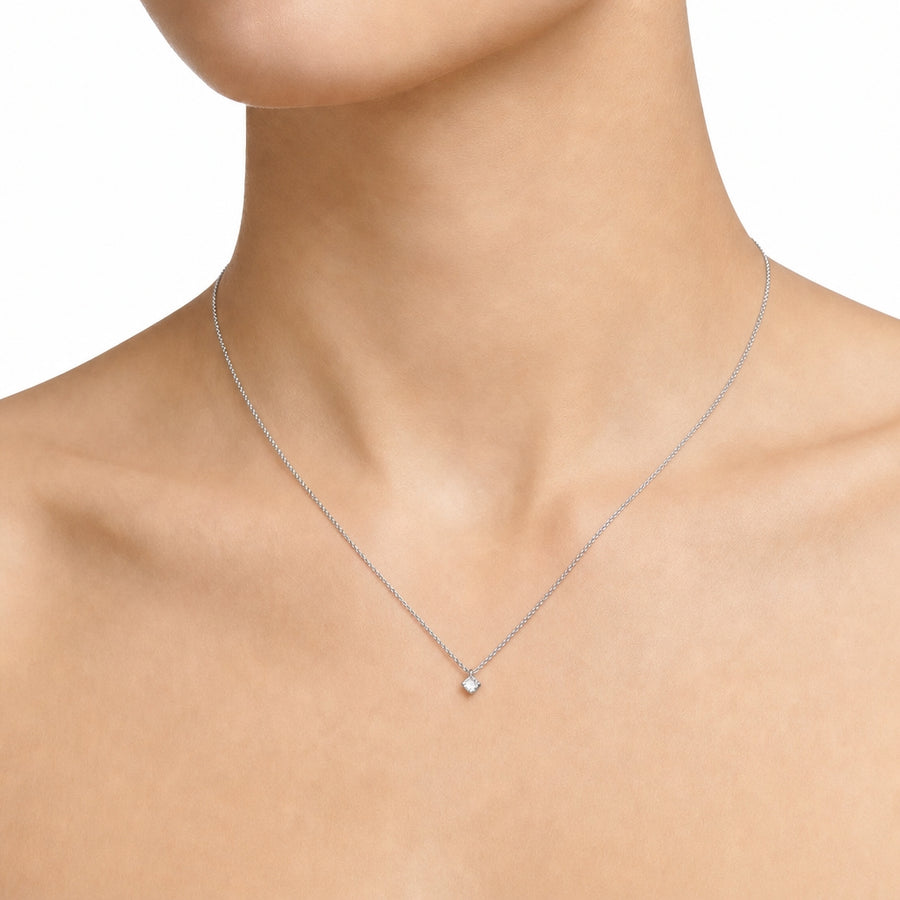 Woman Promessa Damore Diamonds 18K Necklace