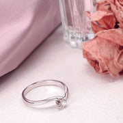 Woman Promessa Damore Engagement 18K Ring