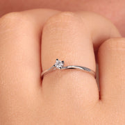 Woman Promessa Damore Engagement 18K Ring
