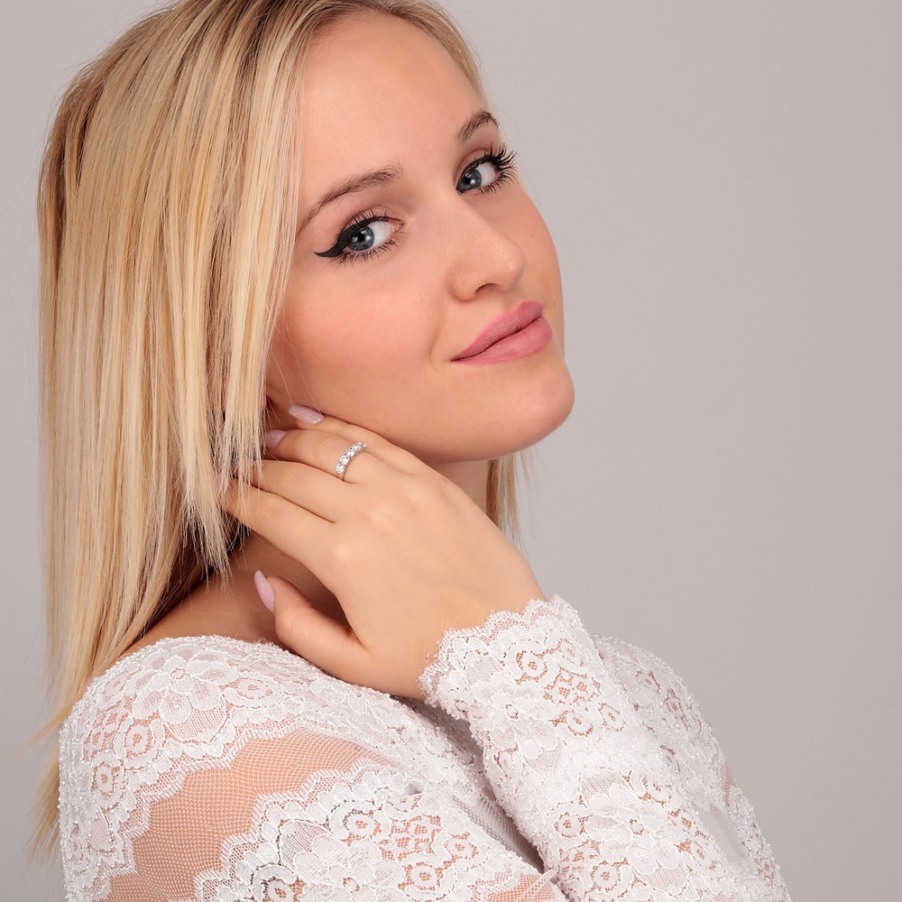 Woman Infinity Diamonds 18K Ring