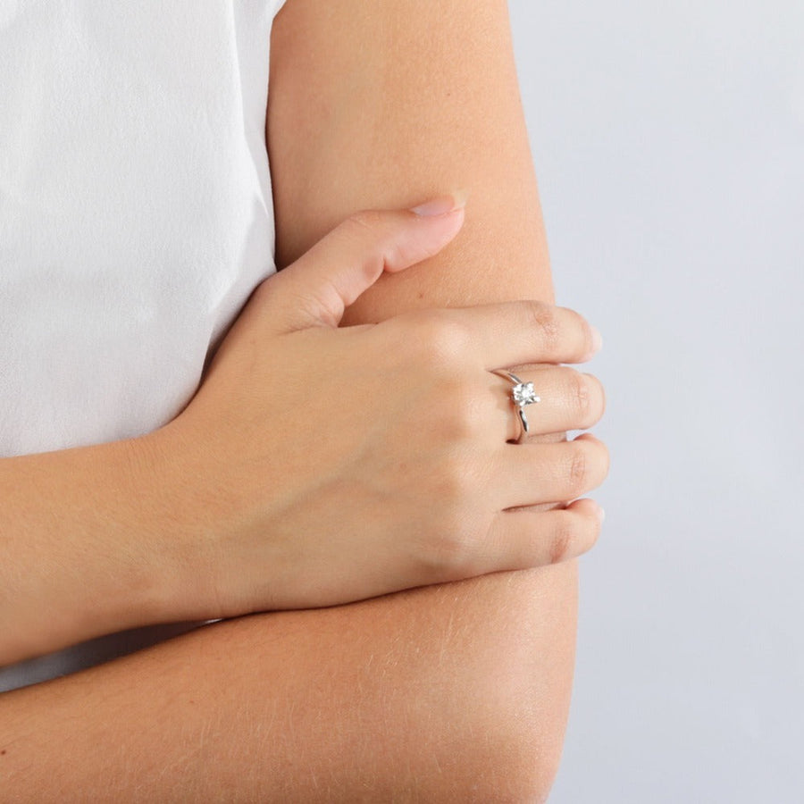 Woman Etoile Diamonds 18K Ring
