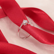 Woman Promessa Damore Diamonds 18K Ring