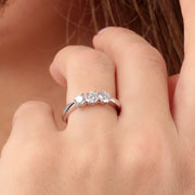 Woman Infinity Diamonds 18K Ring