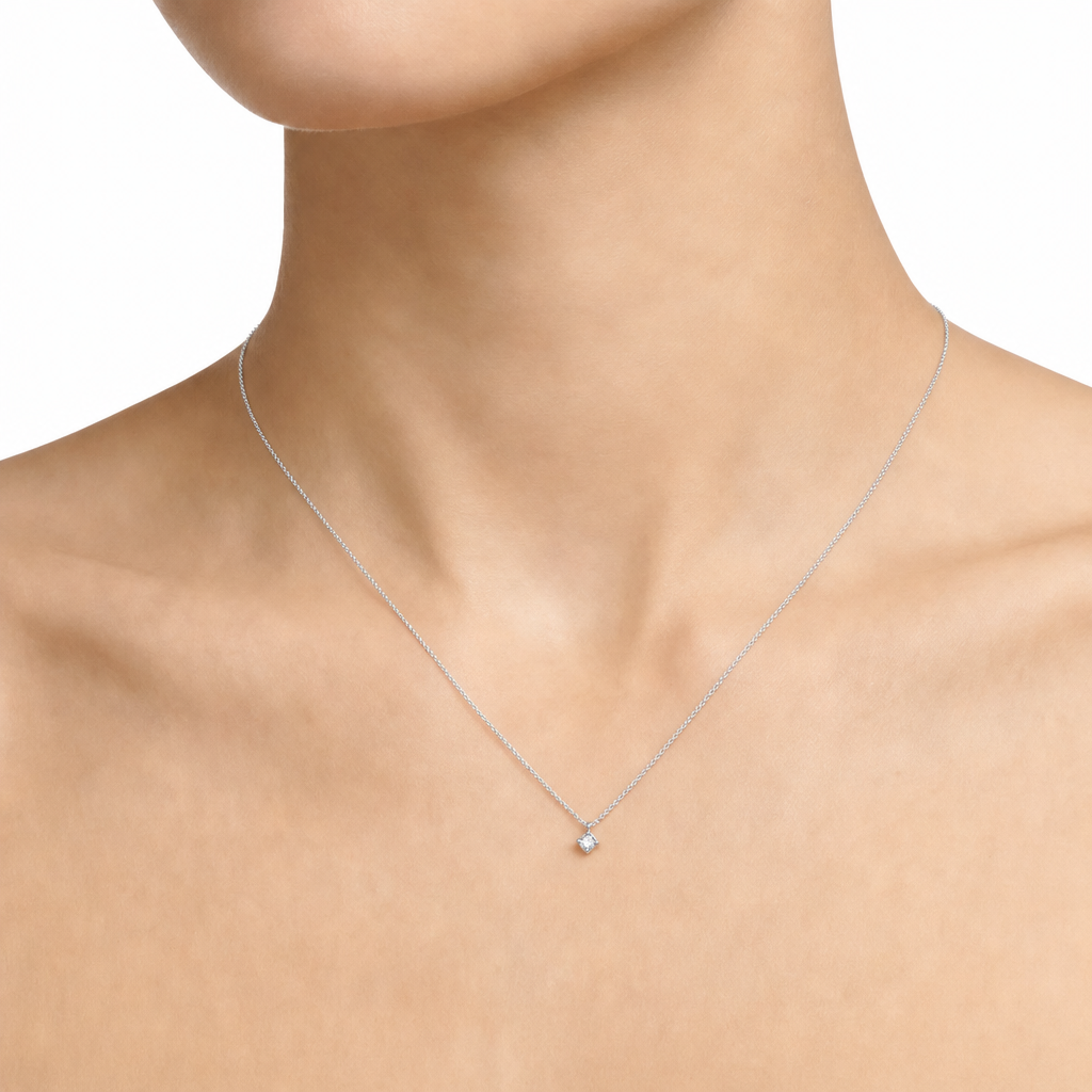 Woman Promessa Damore Diamonds 18K Necklace