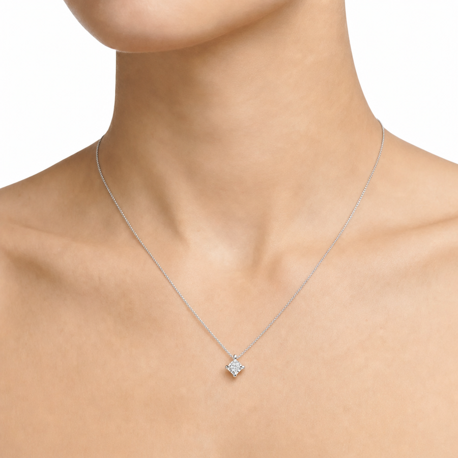 Woman Etoile Diamonds 18K Necklace