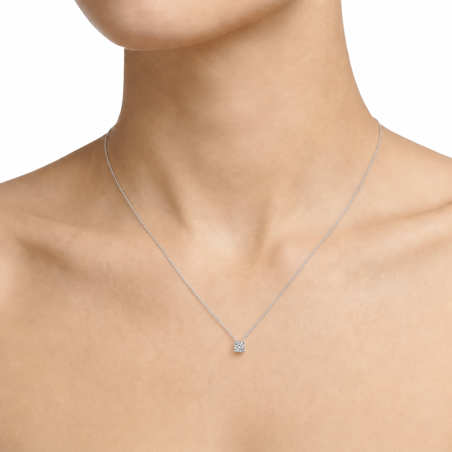 Woman Etoile Diamonds 18K Necklace