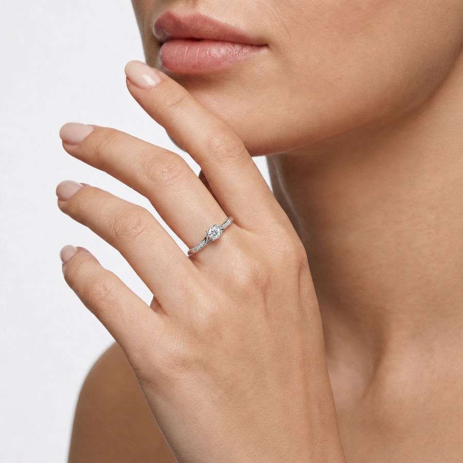 Woman Promessa Damore Diamonds 18K Ring