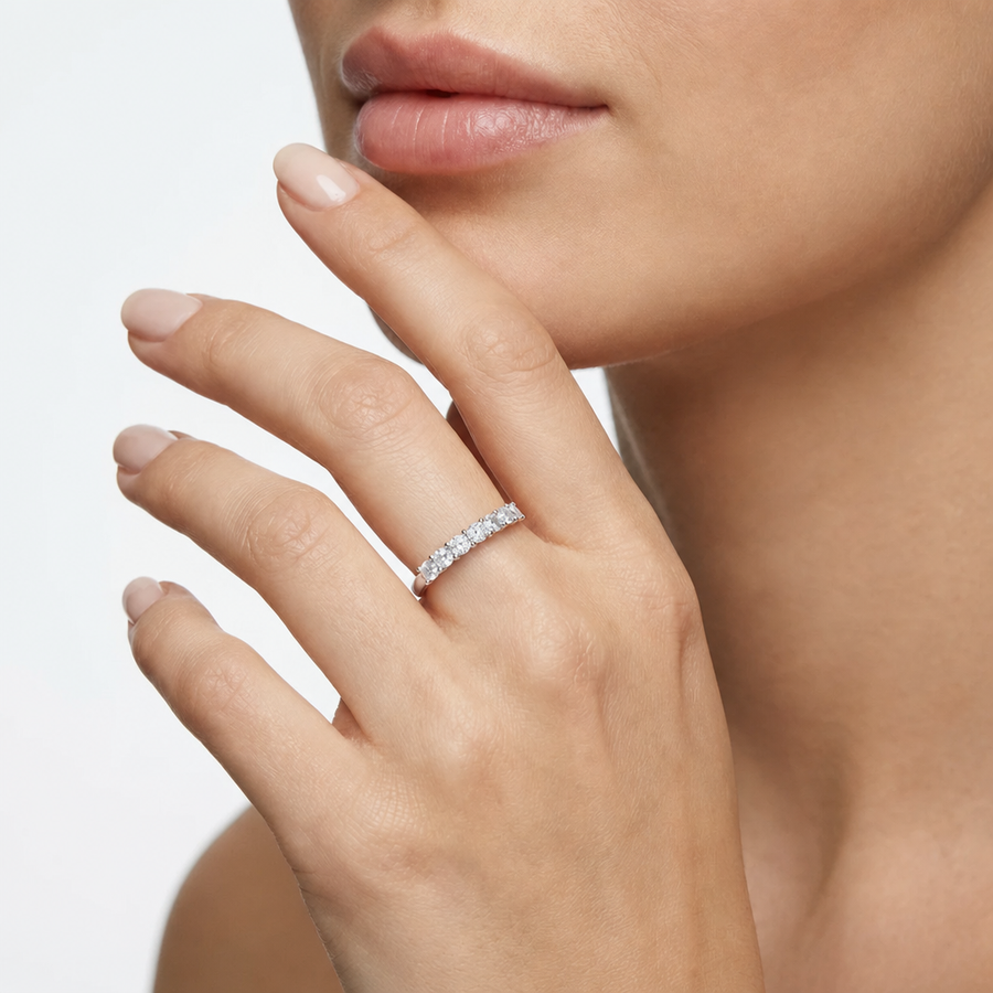 Woman Infinity Diamonds 18K Ring