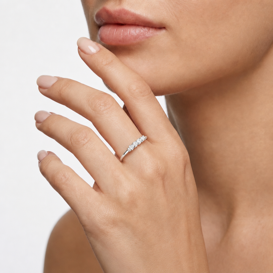 Woman Infinity Diamonds 18K Ring