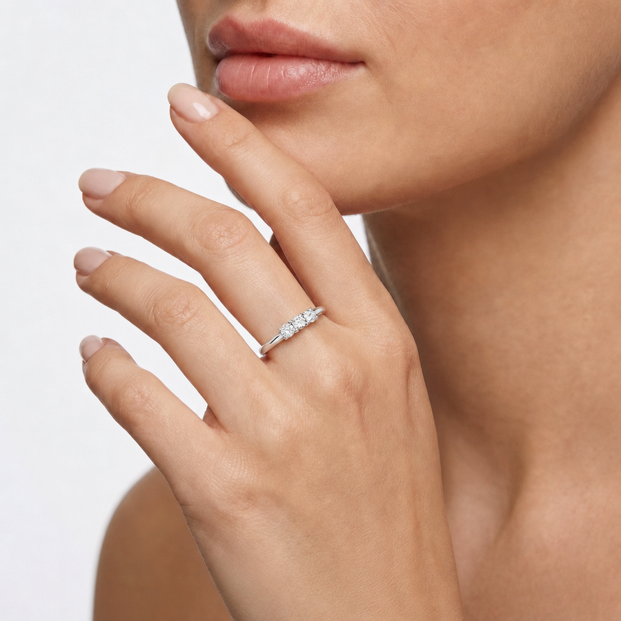 Woman Infinity Diamonds 18K Ring