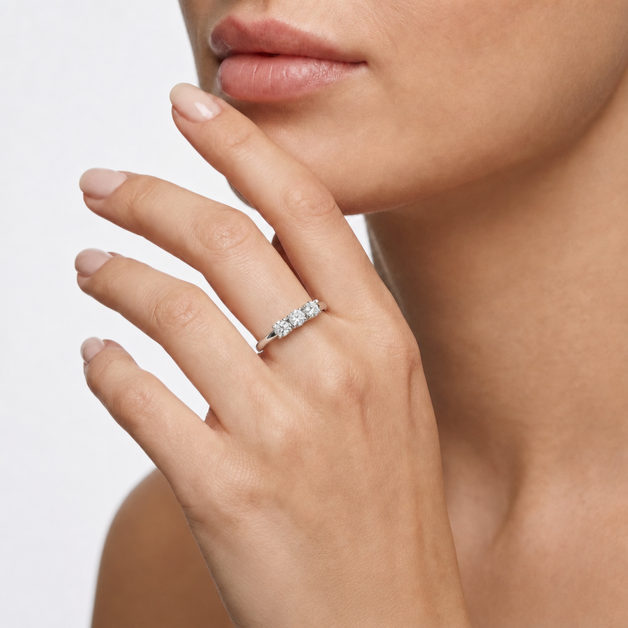 Woman Infinity Diamonds 18K Ring
