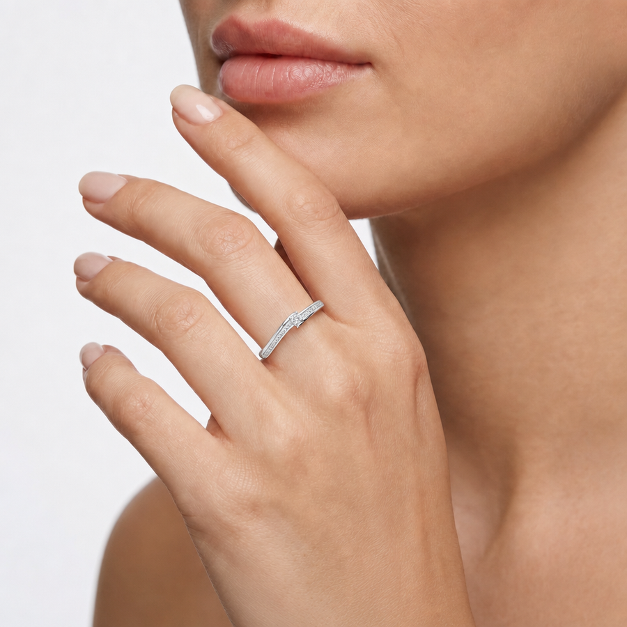 Woman Oxyde Engagement 18K Ring