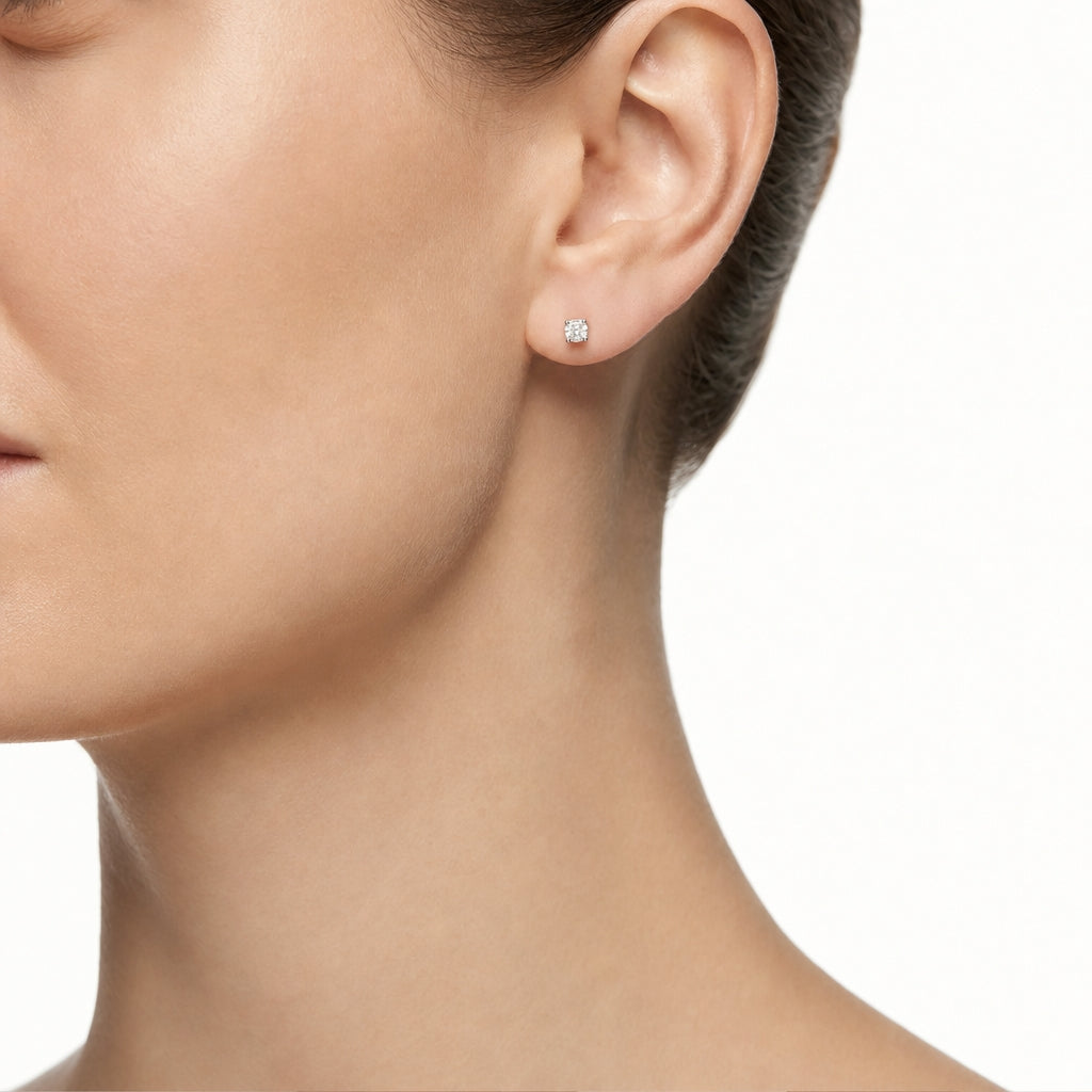 Woman Promessa Damore Diamonds 9K Earrings