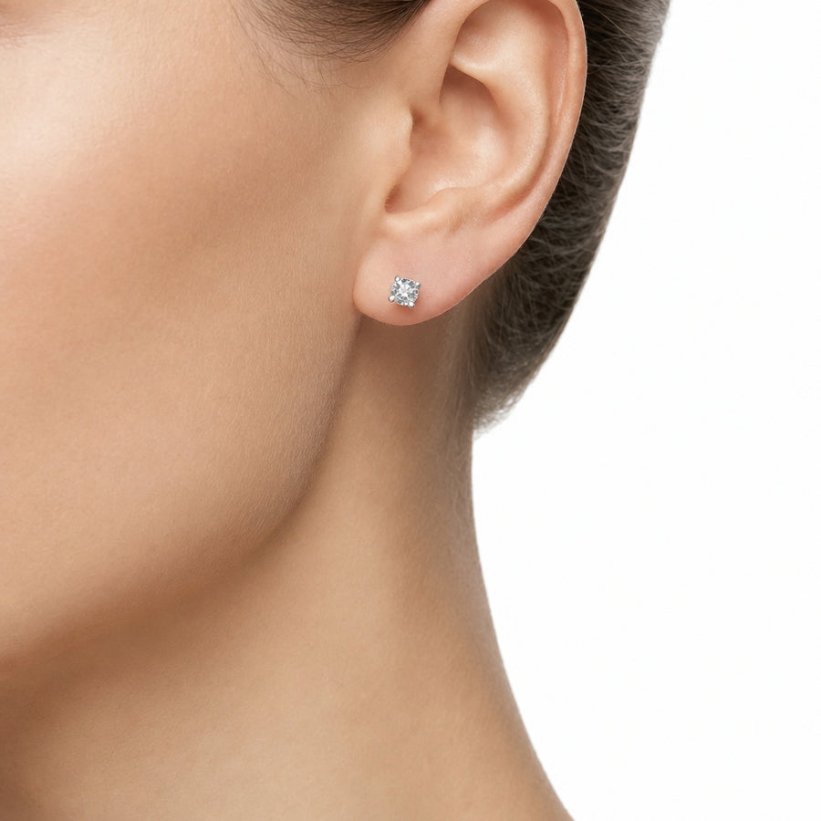Woman Promessa Damore Diamonds 9K Earrings
