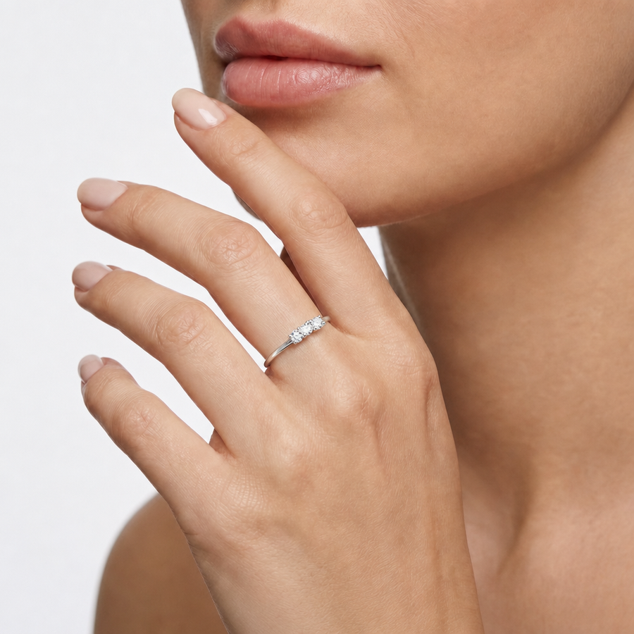 Woman Petite Etoile Diamonds 9K Ring