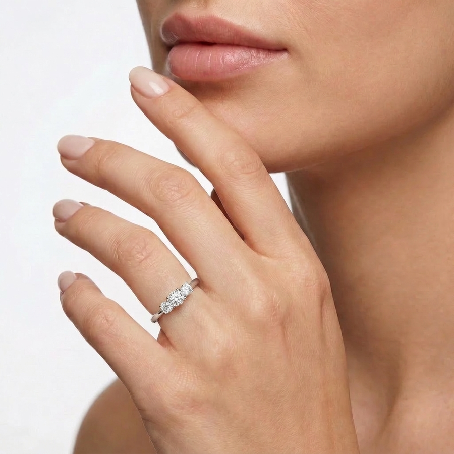 Woman D-Special Diamonds 18K Ring