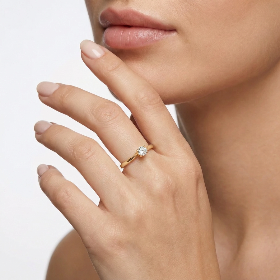 Woman Promessa Damore Engagement 18K Ring